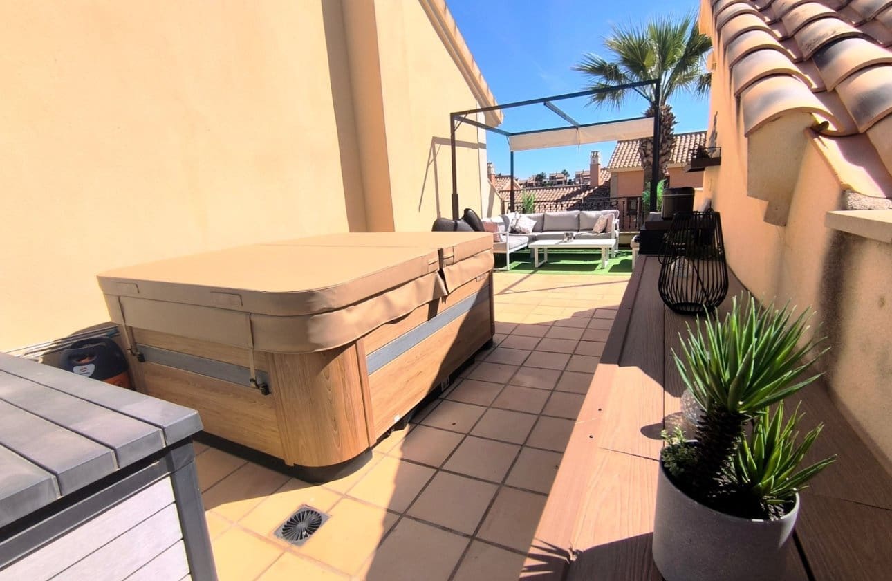 2 bedroom Bungalow for sale in Algorfa with pool garage - € 249,950 (Ref: 9816396)