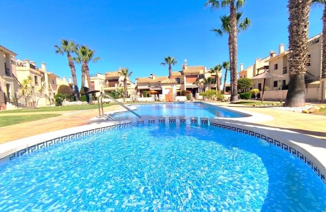 2 bedroom Bungalow for sale in Algorfa with pool garage - € 249,950 (Ref: 9816396)