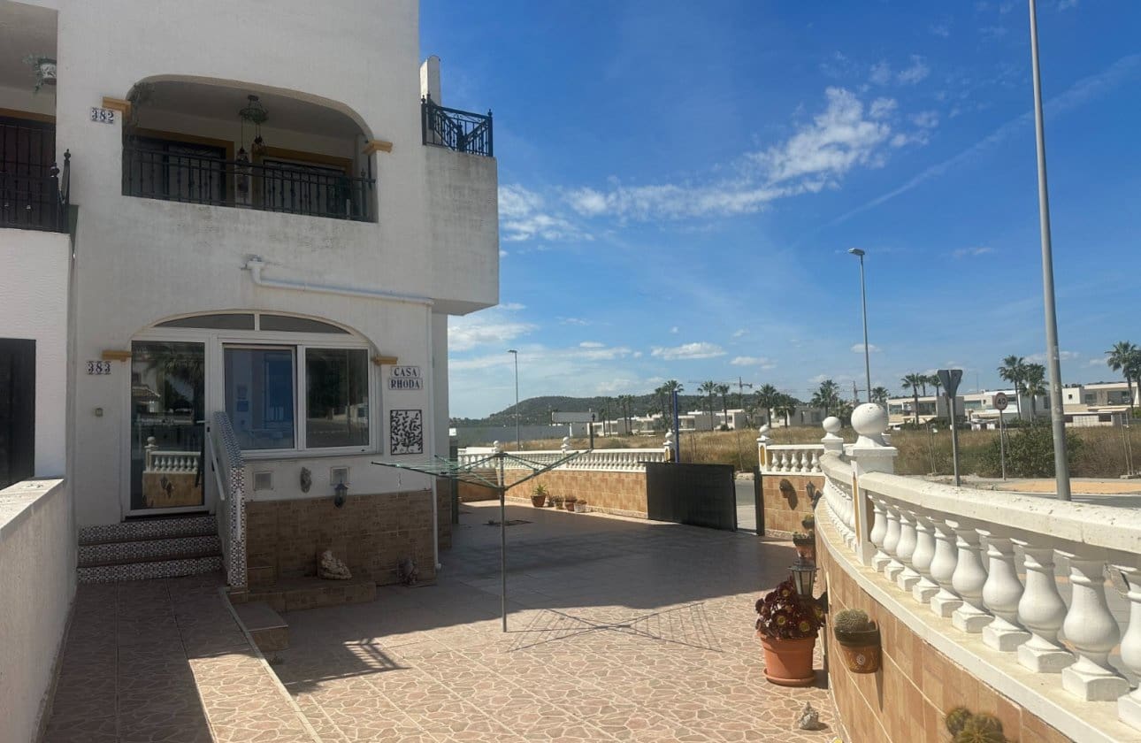 2 soverom Leilighet til salgs i Vistabella med svømmebasseng - € 140 000 (Ref: 9826078)