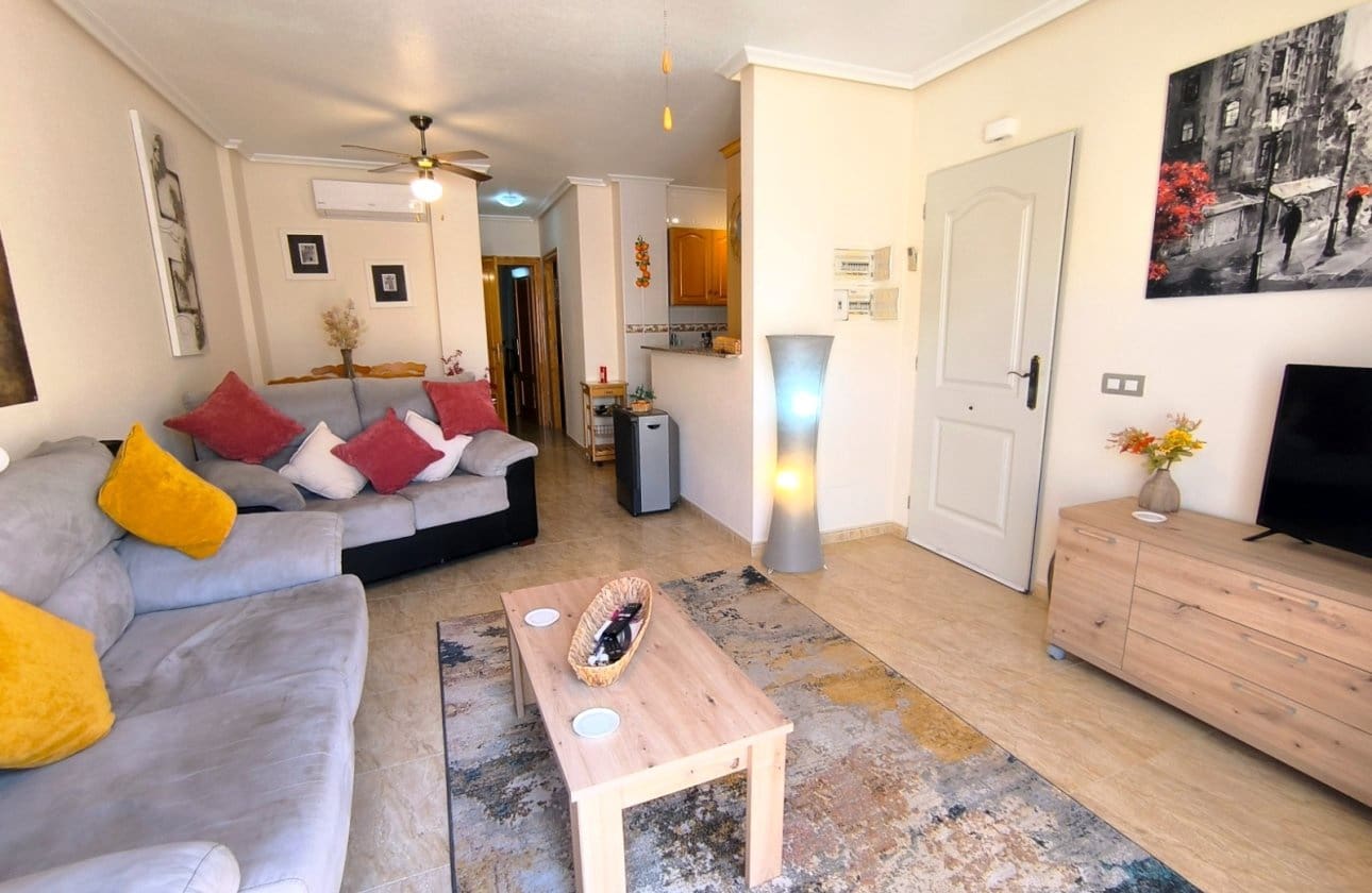 2 bedroom Apartment for sale in Orihuela with pool - € 90,000 (Ref: 9834558)