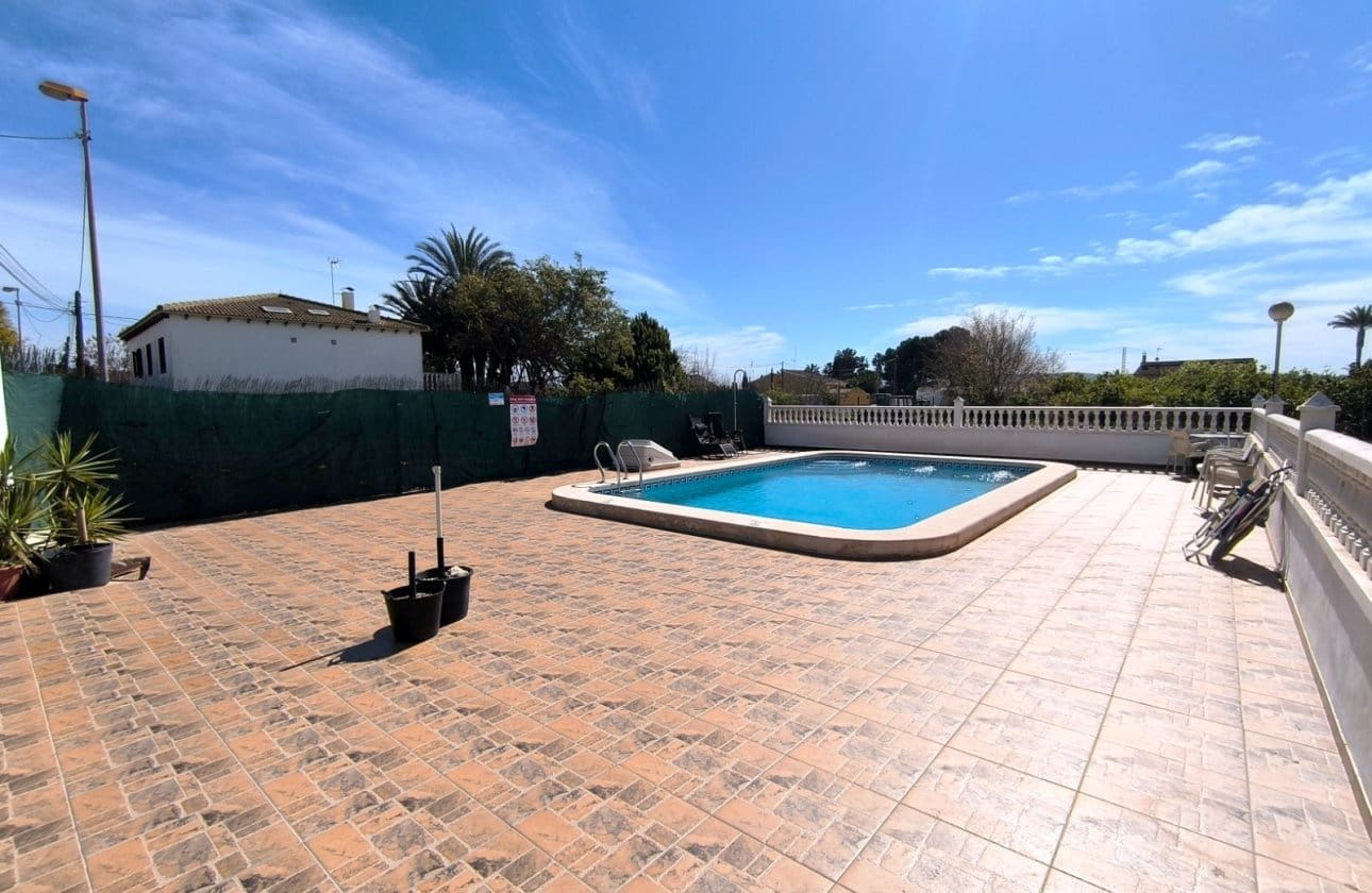 2 bedroom Apartment for sale in Orihuela with pool - € 90,000 (Ref: 9834558)