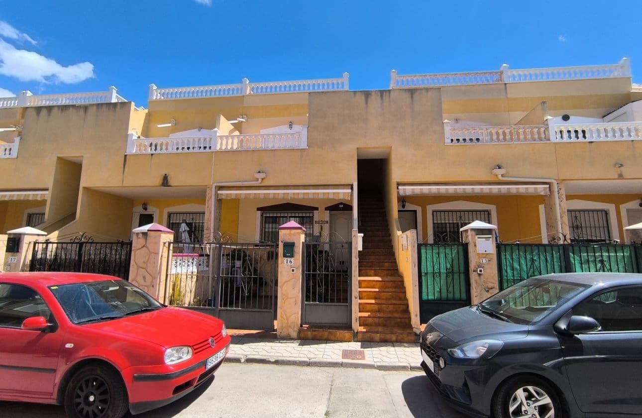 2 bedroom Apartment for sale in Orihuela with pool - € 90,000 (Ref: 9834558)