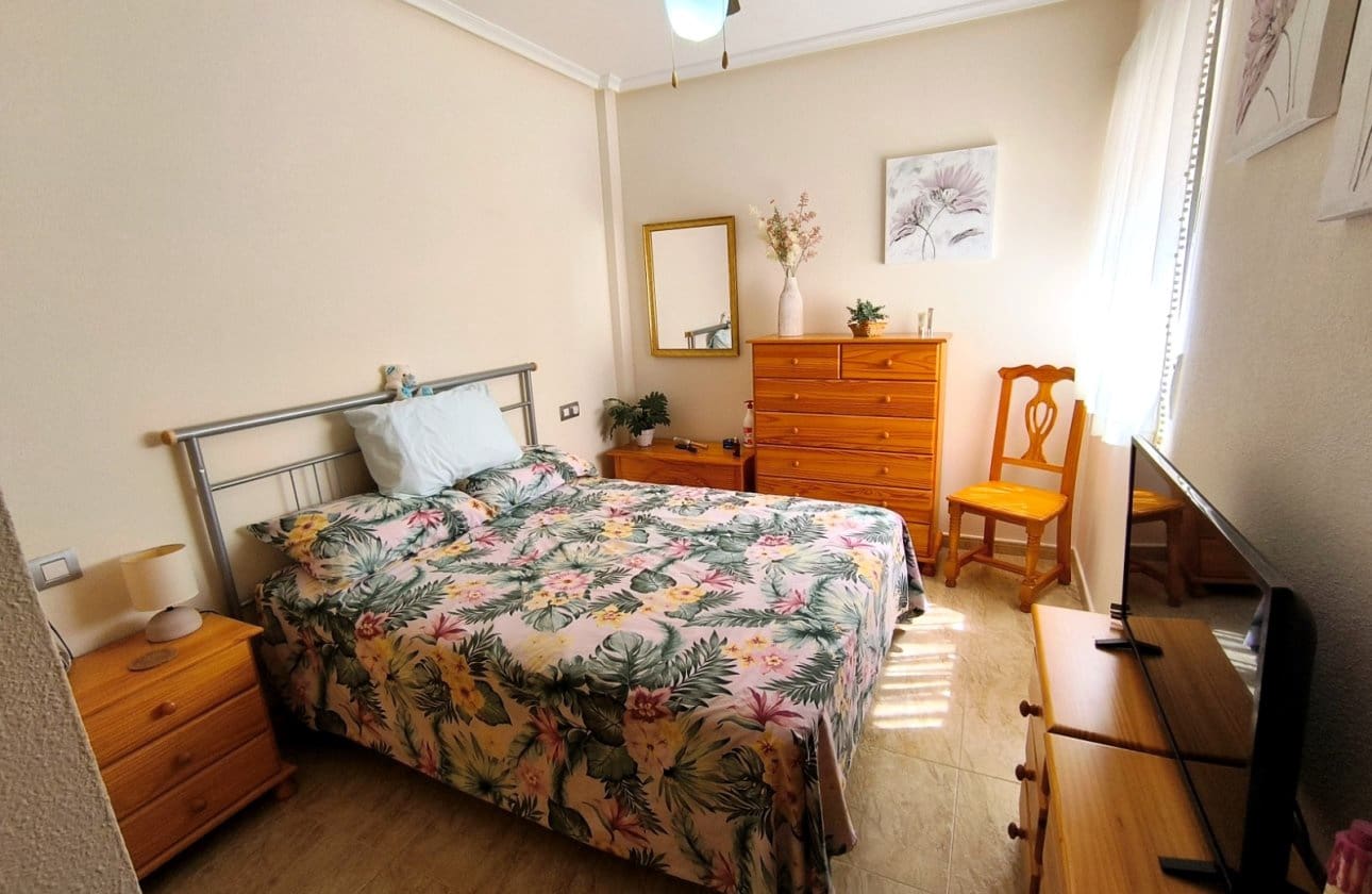 2 bedroom Apartment for sale in Orihuela with pool - € 90,000 (Ref: 9834558)