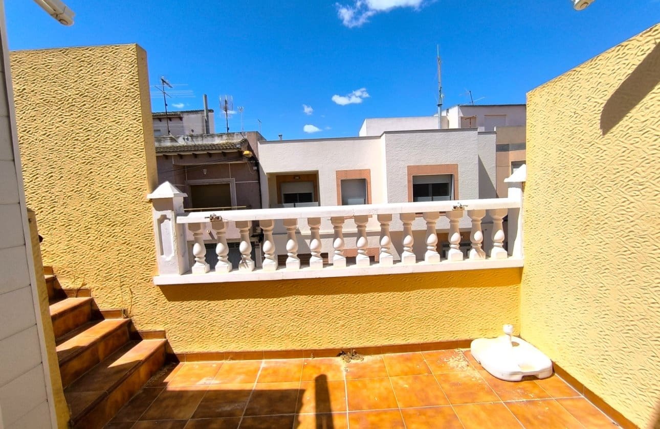 2 bedroom Apartment for sale in Orihuela with pool - € 90,000 (Ref: 9834558)