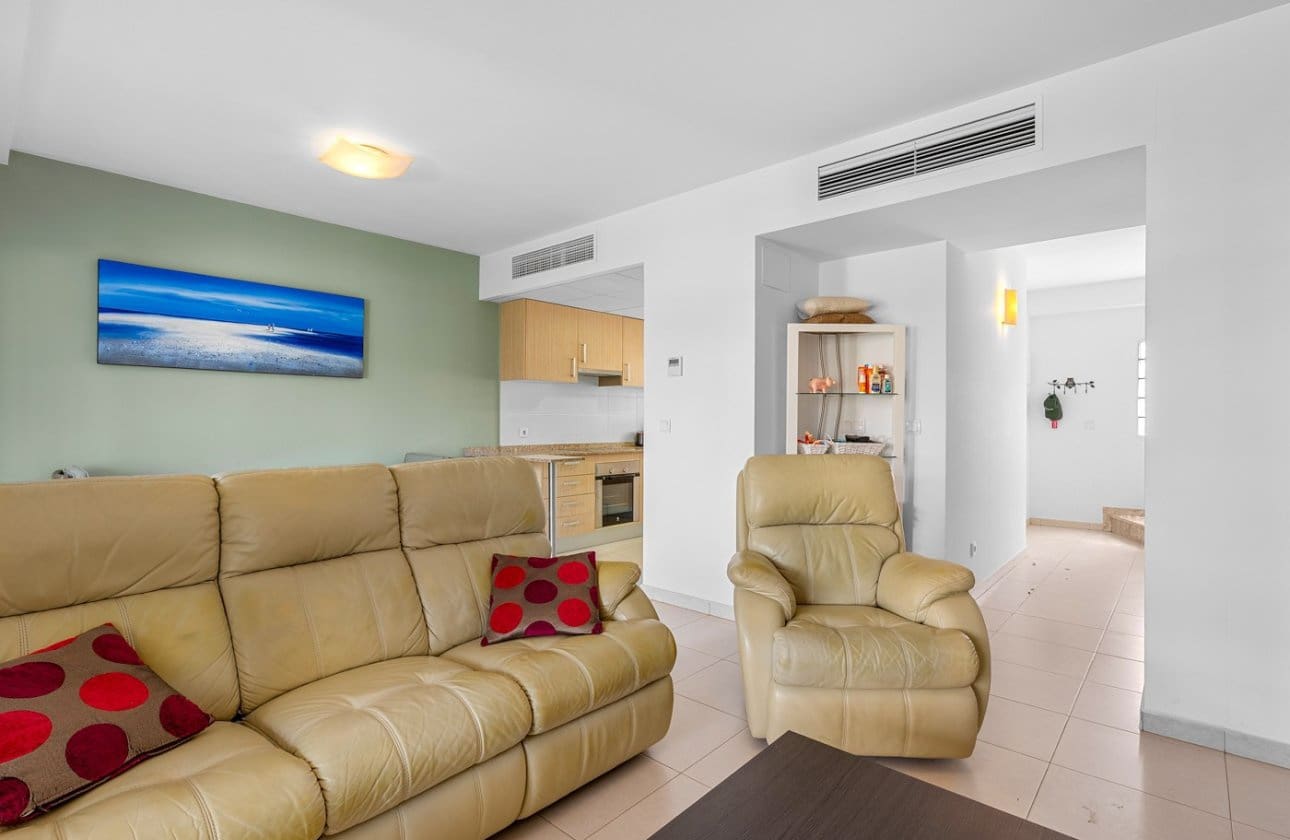 3 makuuhuone Omakotitalo myytävänä paikassa Ciudad Quesada mukana uima-altaan - 260 000 € (Ref: 9861346)