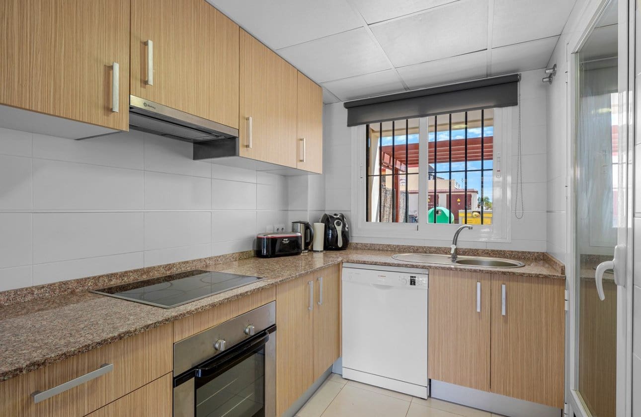 3 makuuhuone Omakotitalo myytävänä paikassa Ciudad Quesada mukana uima-altaan - 260 000 € (Ref: 9861346)