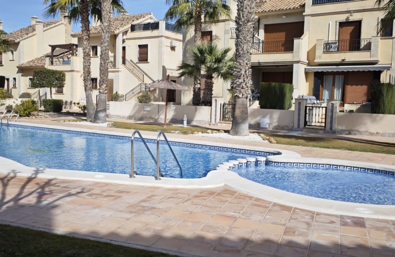2 bedroom Apartment for sale in Algorfa with pool - € 210,000 (Ref: 9861347)