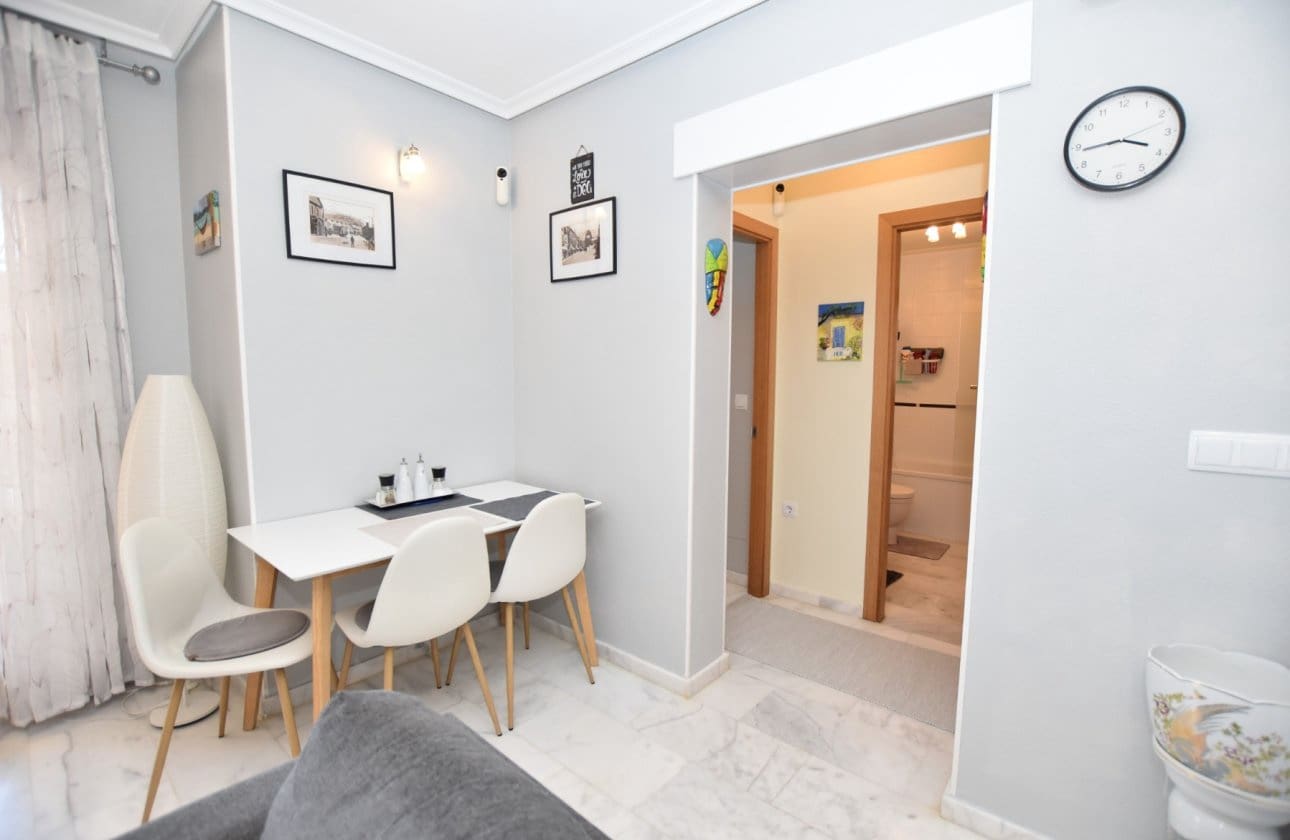 2 bedroom Apartment for sale in Algorfa with pool - € 210,000 (Ref: 9861347)