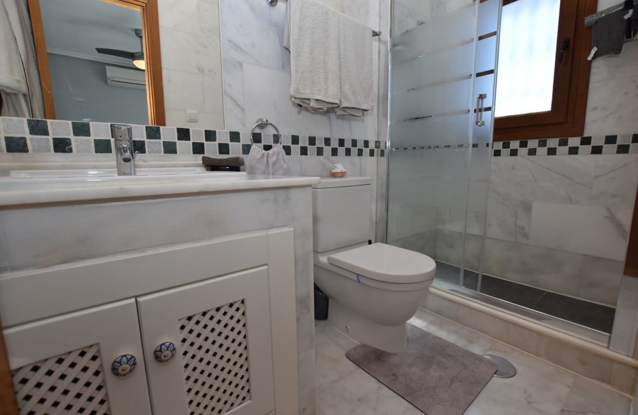 2 bedroom Apartment for sale in Algorfa with pool - € 210,000 (Ref: 9861347)