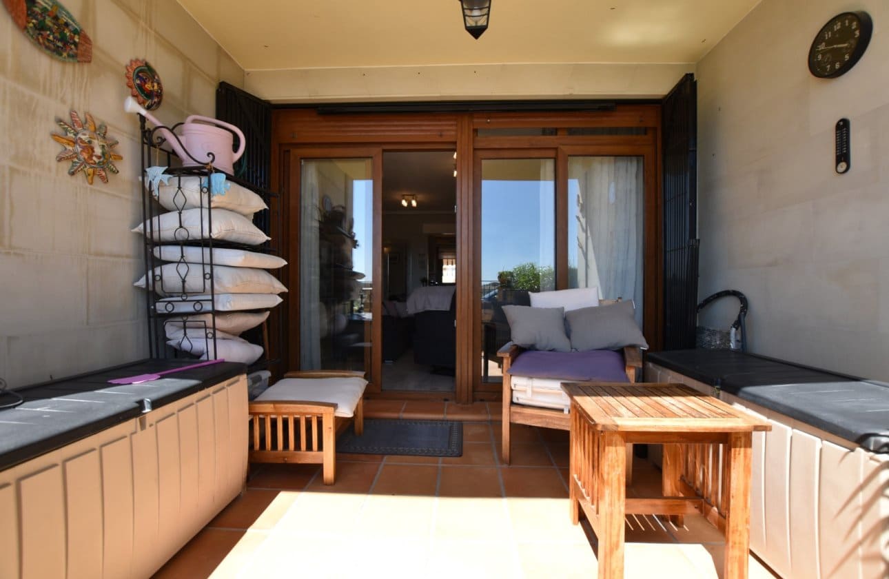 2 bedroom Apartment for sale in Algorfa with pool - € 210,000 (Ref: 9861347)