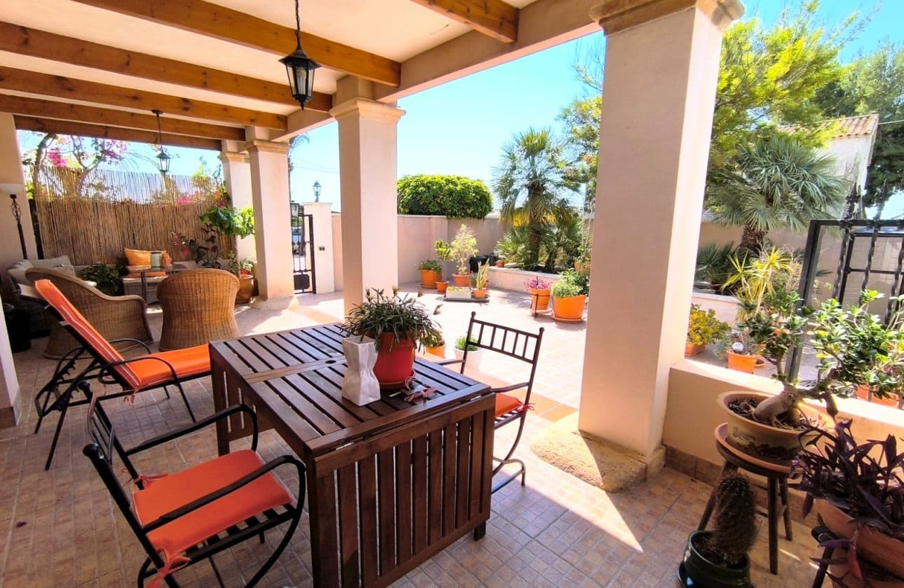4 Zimmer Finca/Landgut zu verkaufen in Albatera - 345.000 € (Ref: 9877126)