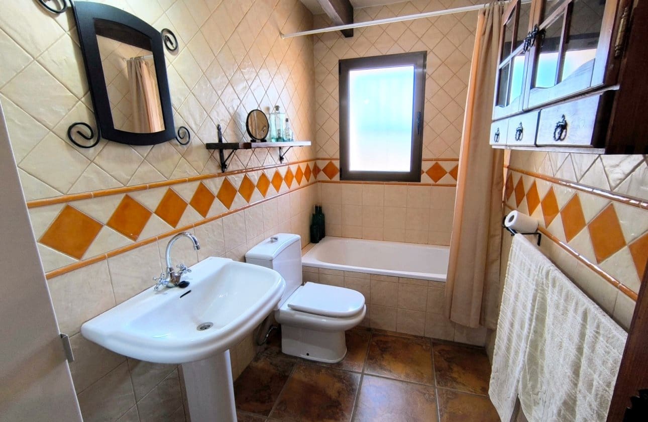4 Zimmer Finca/Landgut zu verkaufen in Albatera - 345.000 € (Ref: 9877126)