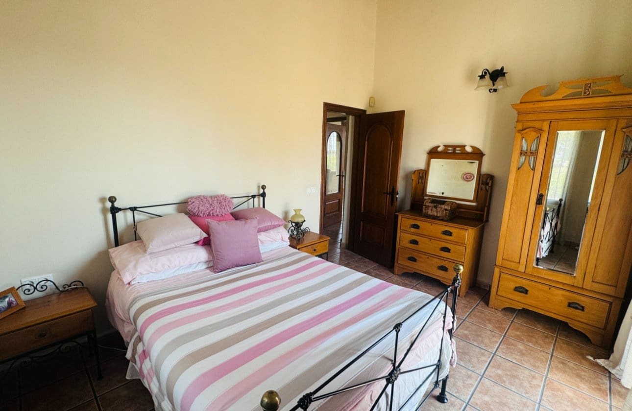 4 Zimmer Finca/Landgut zu verkaufen in Albatera - 345.000 € (Ref: 9877126)