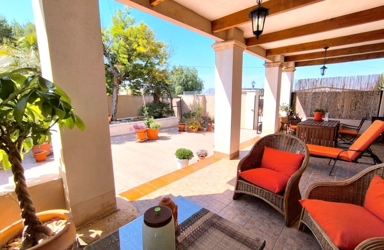 4 Zimmer Finca/Landgut zu verkaufen in Albatera - 345.000 € (Ref: 9877126)