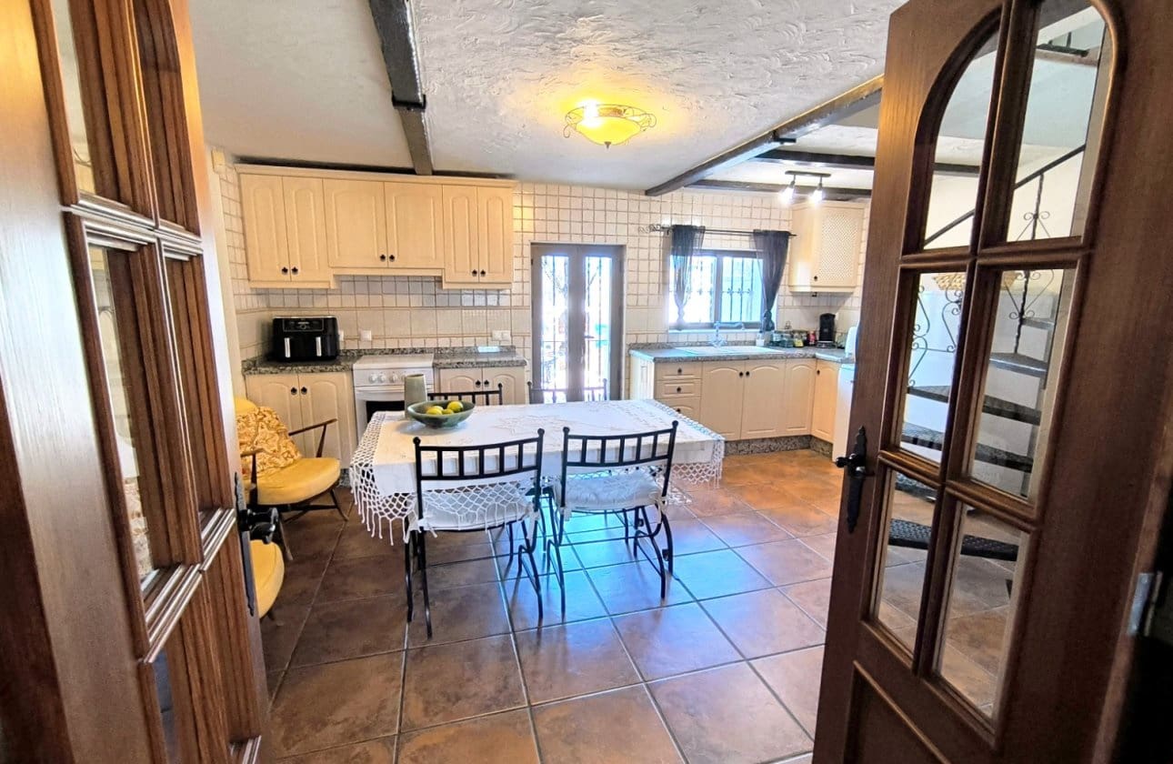 4 Zimmer Finca/Landgut zu verkaufen in Albatera - 345.000 € (Ref: 9877126)