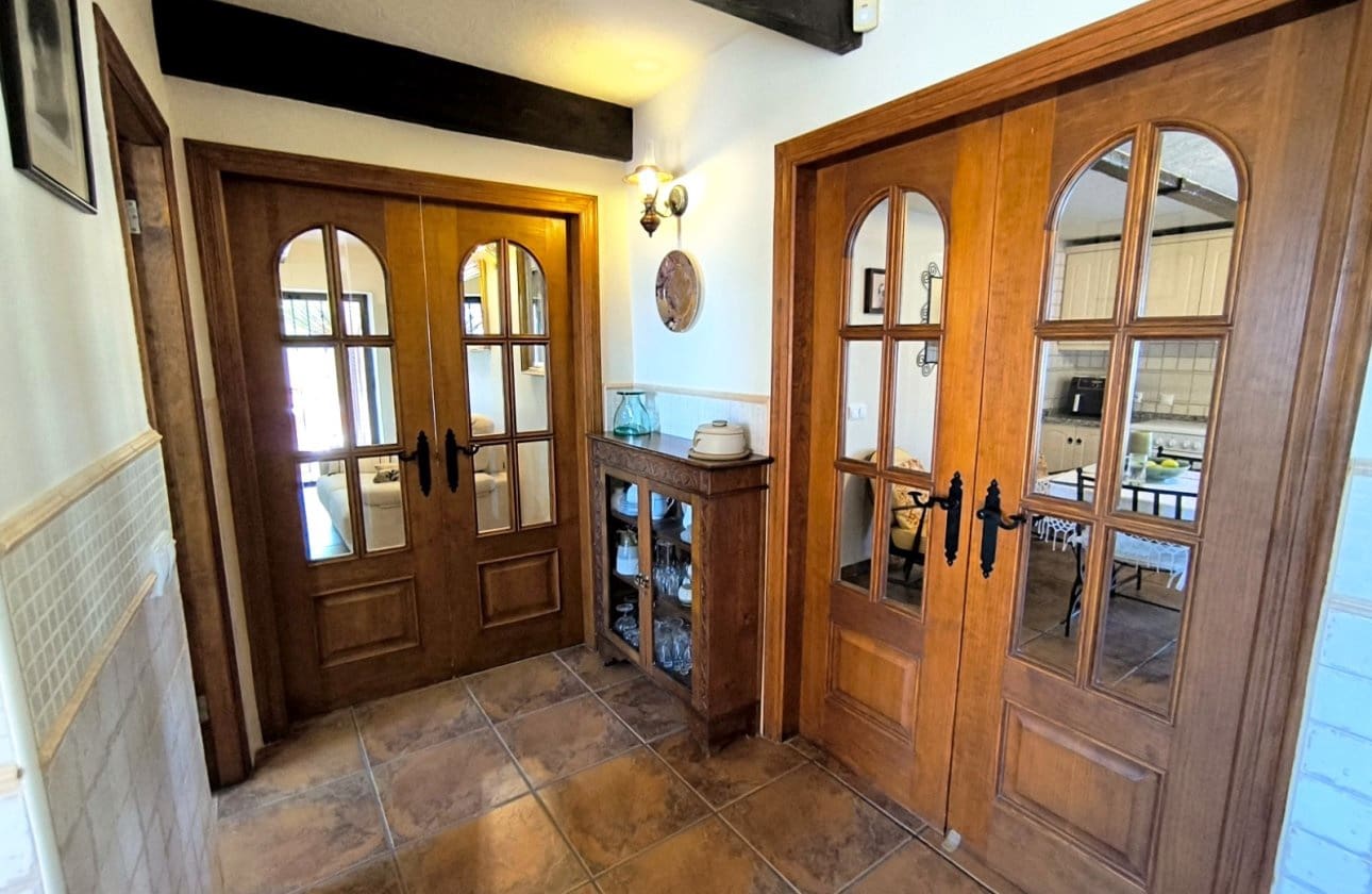 4 Zimmer Finca/Landgut zu verkaufen in Albatera - 345.000 € (Ref: 9877126)