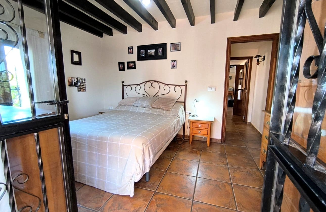 4 Zimmer Finca/Landgut zu verkaufen in Albatera - 345.000 € (Ref: 9877126)