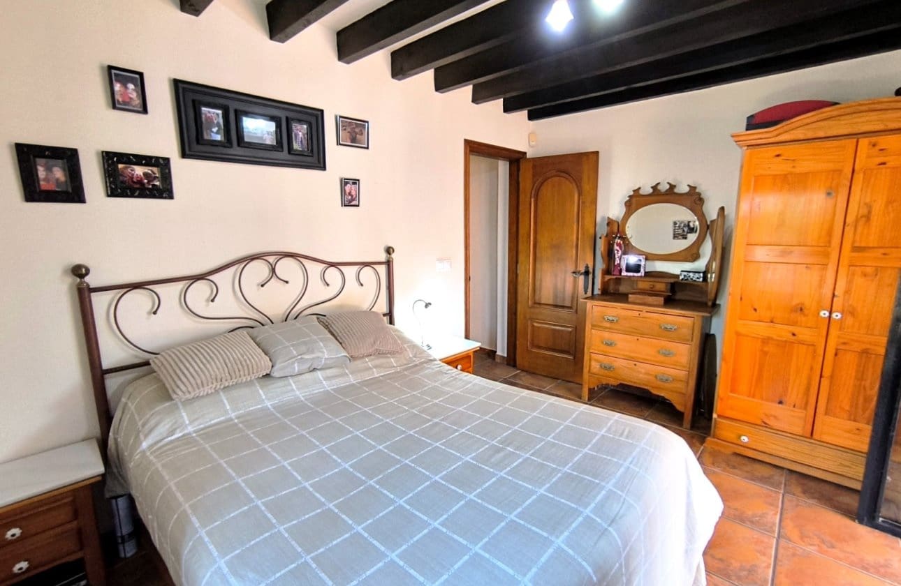 4 Zimmer Finca/Landgut zu verkaufen in Albatera - 345.000 € (Ref: 9877126)