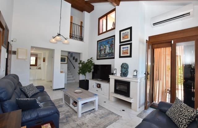 3 bedroom Villa for sale in Algorfa with pool - € 495,000 (Ref: 9877127)