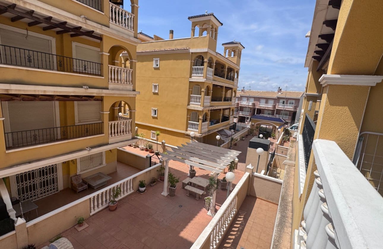 2 slaapkamer Appartement te koop in Algorfa met zwembad garage - € 139.950 (Ref: 9889293)