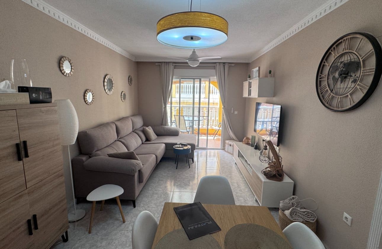 2 slaapkamer Appartement te koop in Algorfa met zwembad garage - € 139.950 (Ref: 9889293)