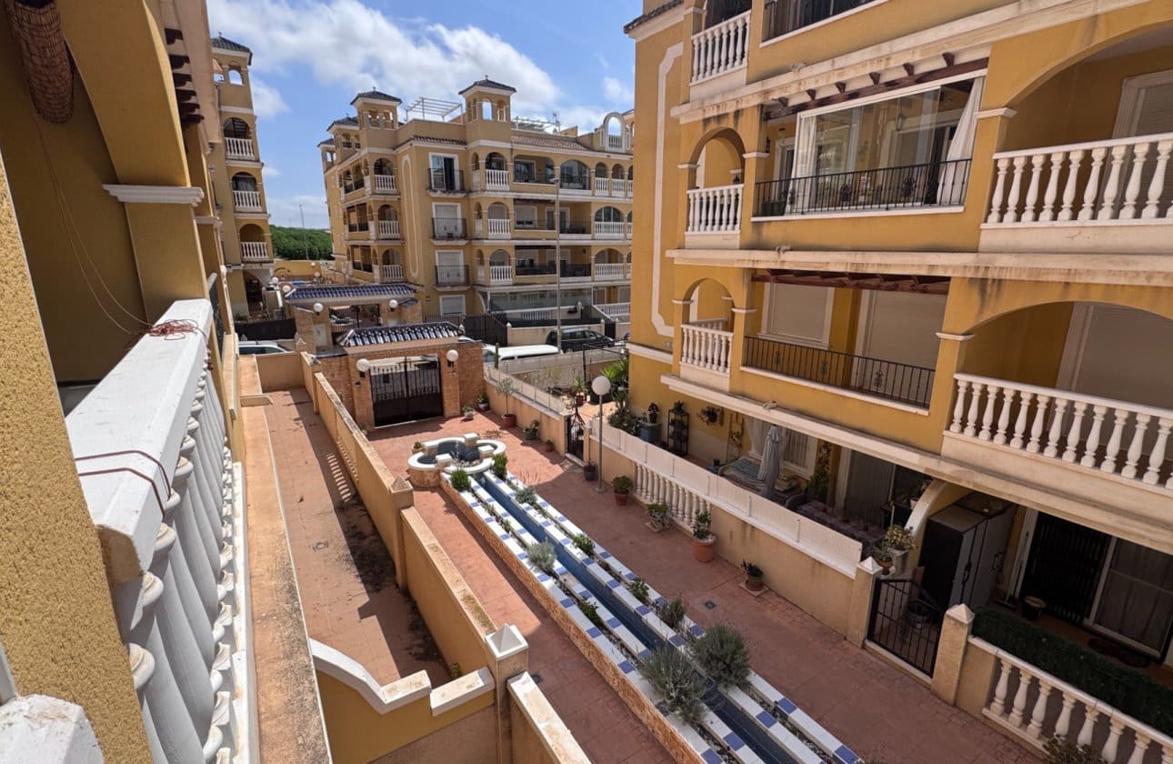 2 slaapkamer Appartement te koop in Algorfa met zwembad garage - € 139.950 (Ref: 9889293)