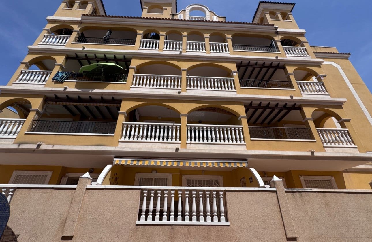 2 slaapkamer Appartement te koop in Algorfa met zwembad garage - € 139.950 (Ref: 9889293)