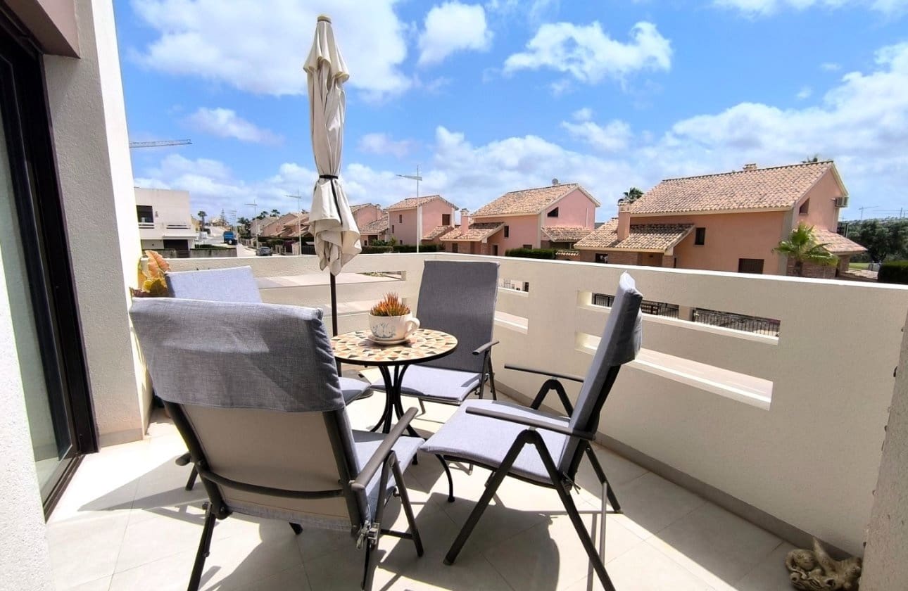 Apartamento de 2 habitaciones en Algorfa en venta con piscina garaje - 259.950 € (Ref: 9894895)