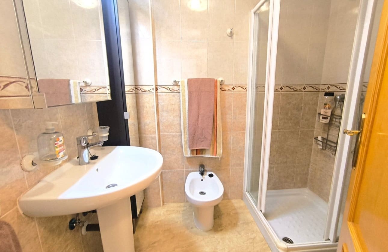 2 bedroom Apartment for sale in Orihuela with pool - € 90,000 (Ref: 9921178)