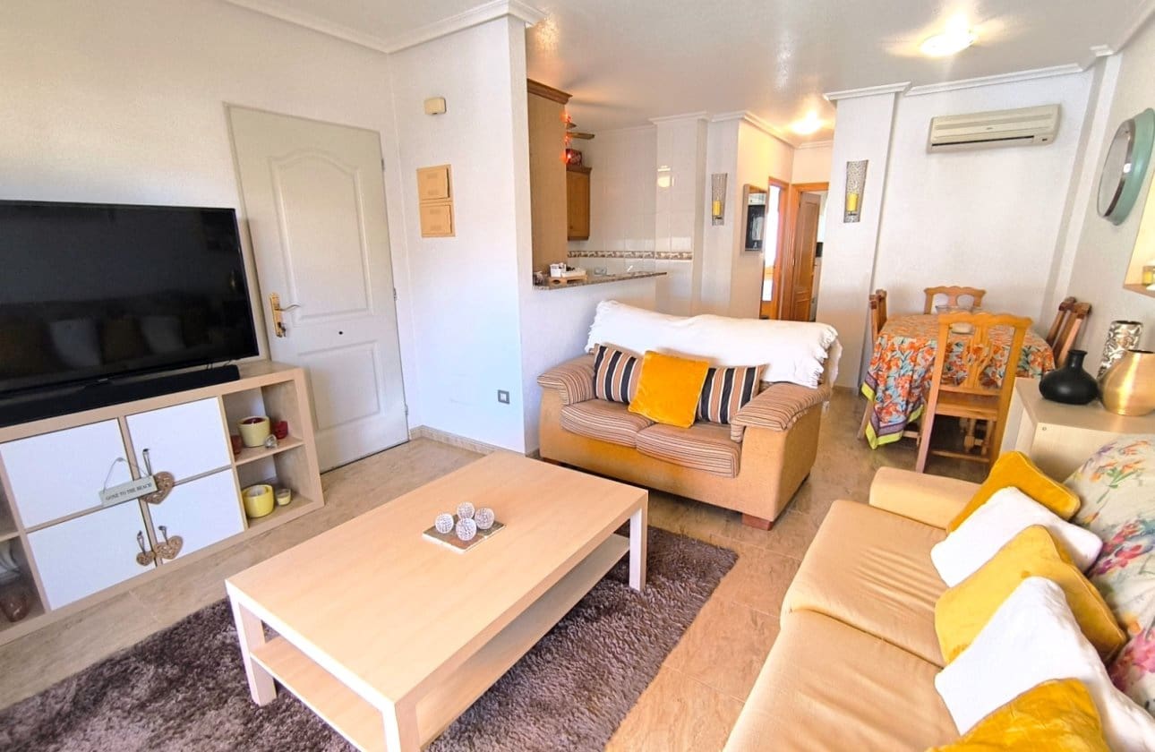 2 bedroom Apartment for sale in Orihuela with pool - € 90,000 (Ref: 9921178)