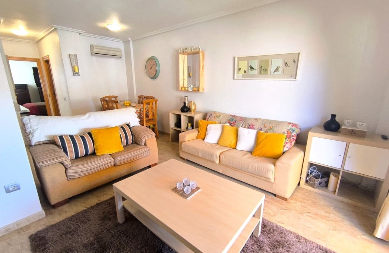 2 bedroom Apartment for sale in Orihuela with pool - € 90,000 (Ref: 9921178)