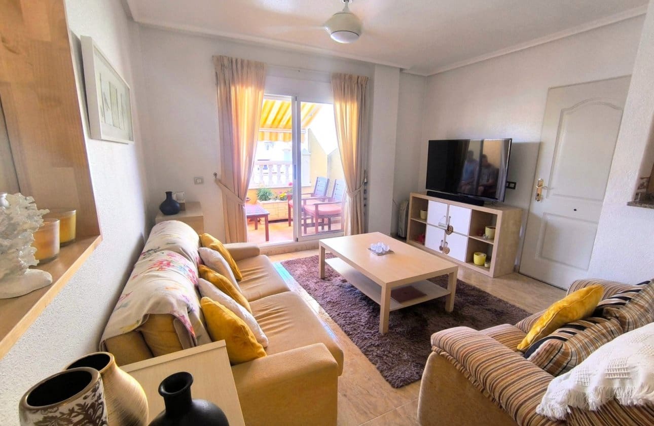 2 bedroom Apartment for sale in Orihuela with pool - € 90,000 (Ref: 9921178)