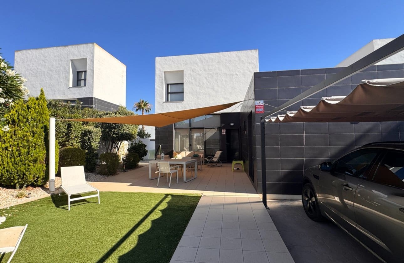 3 chambre Villa/Maison Semi-Mitoyenne à vendre à Algorfa avec piscine garage - 325 000 € (Ref: 9946611)