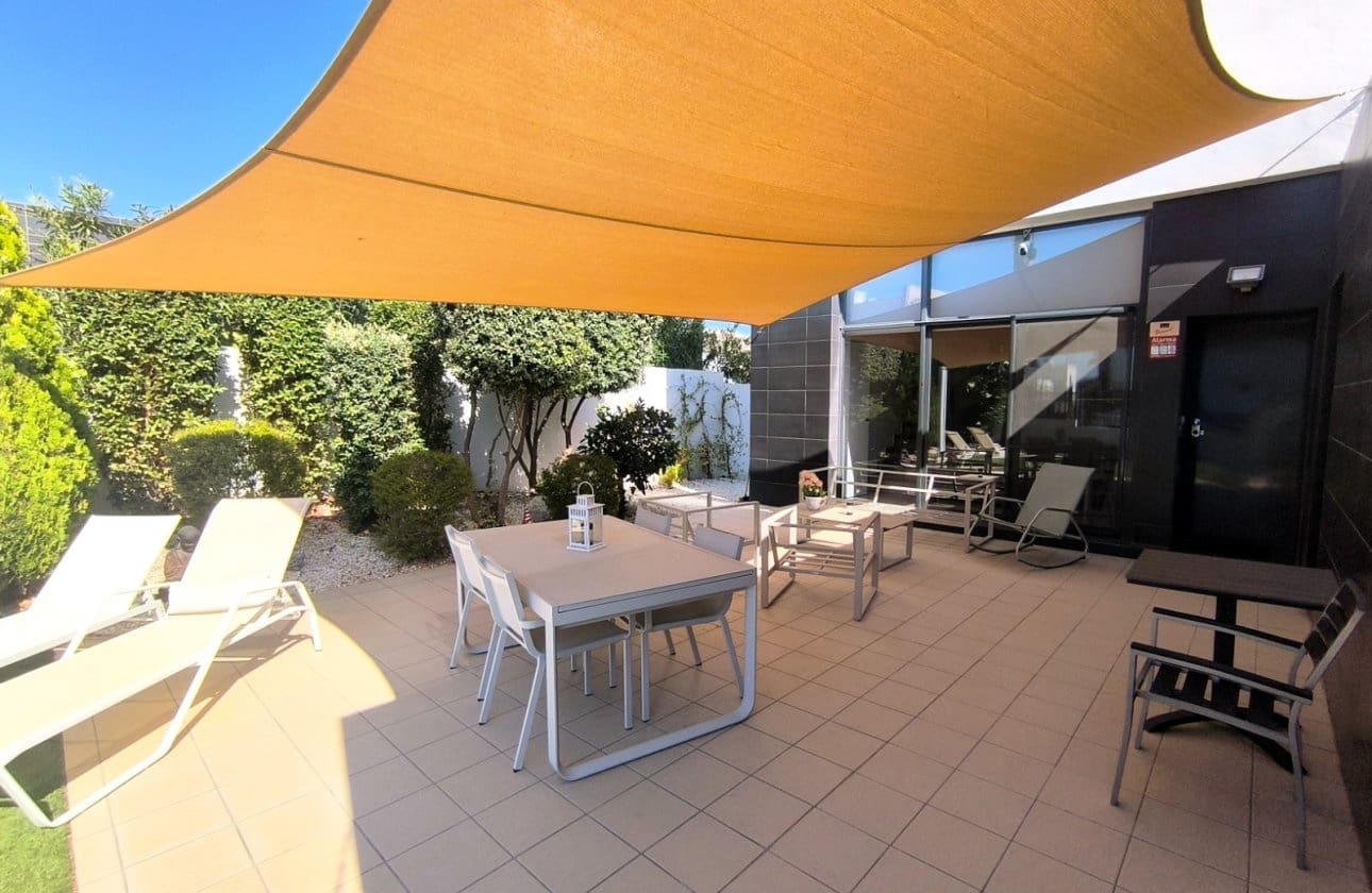 3 chambre Villa/Maison Semi-Mitoyenne à vendre à Algorfa avec piscine garage - 325 000 € (Ref: 9946611)