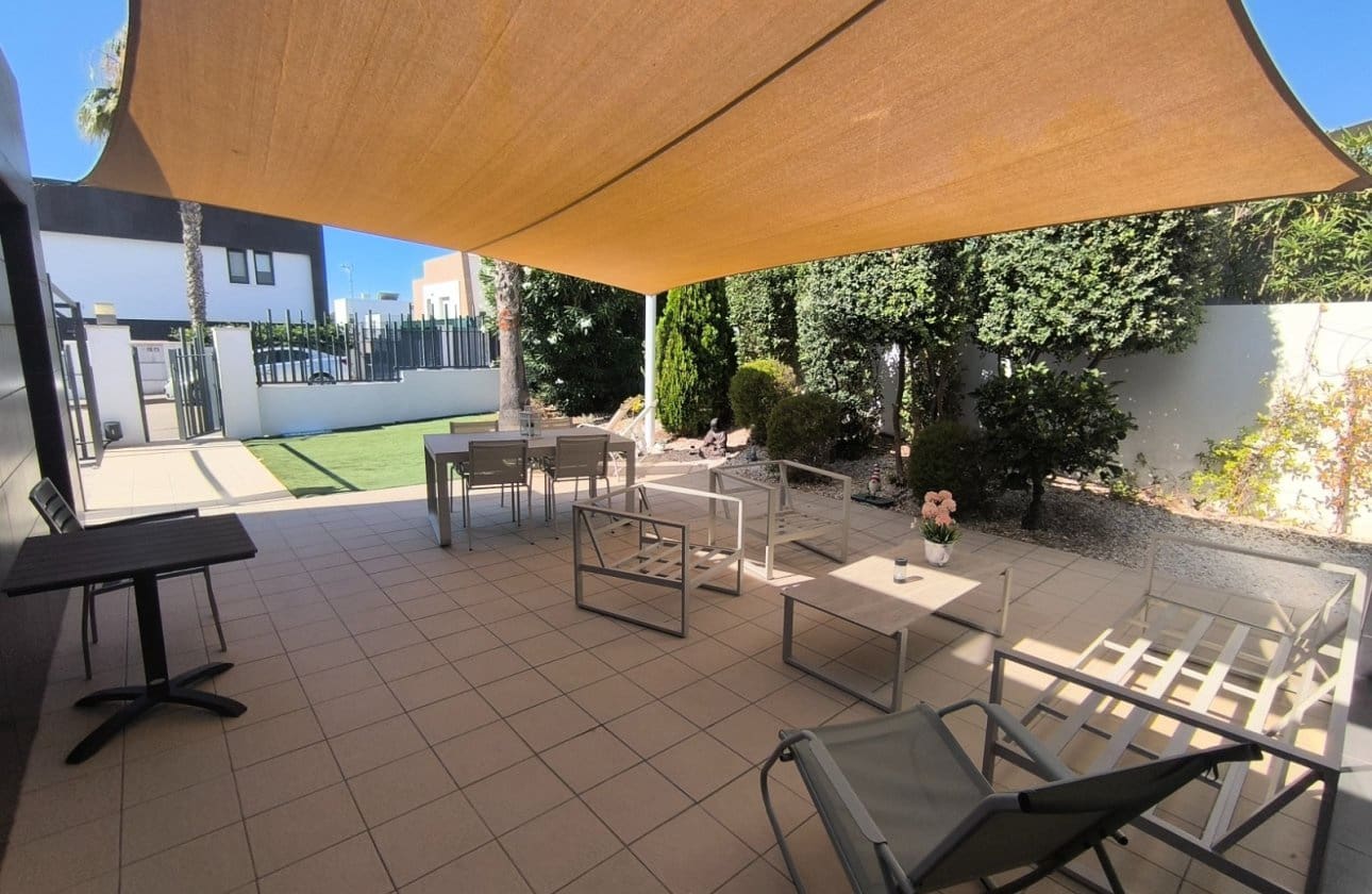 3 chambre Villa/Maison Semi-Mitoyenne à vendre à Algorfa avec piscine garage - 325 000 € (Ref: 9946611)