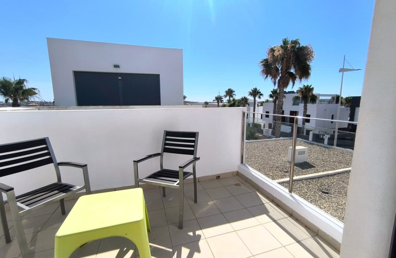 3 chambre Villa/Maison Semi-Mitoyenne à vendre à Algorfa avec piscine garage - 325 000 € (Ref: 9946611)