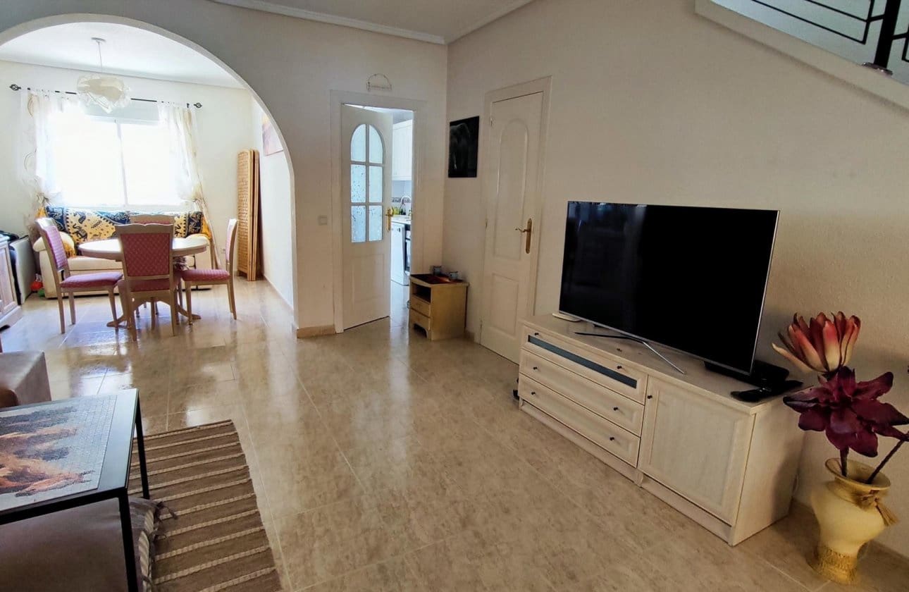 3 makuuhuone Omakotitalo myytävänä paikassa Ciudad Quesada mukana uima-altaan - 237 500 € (Ref: 9958288)