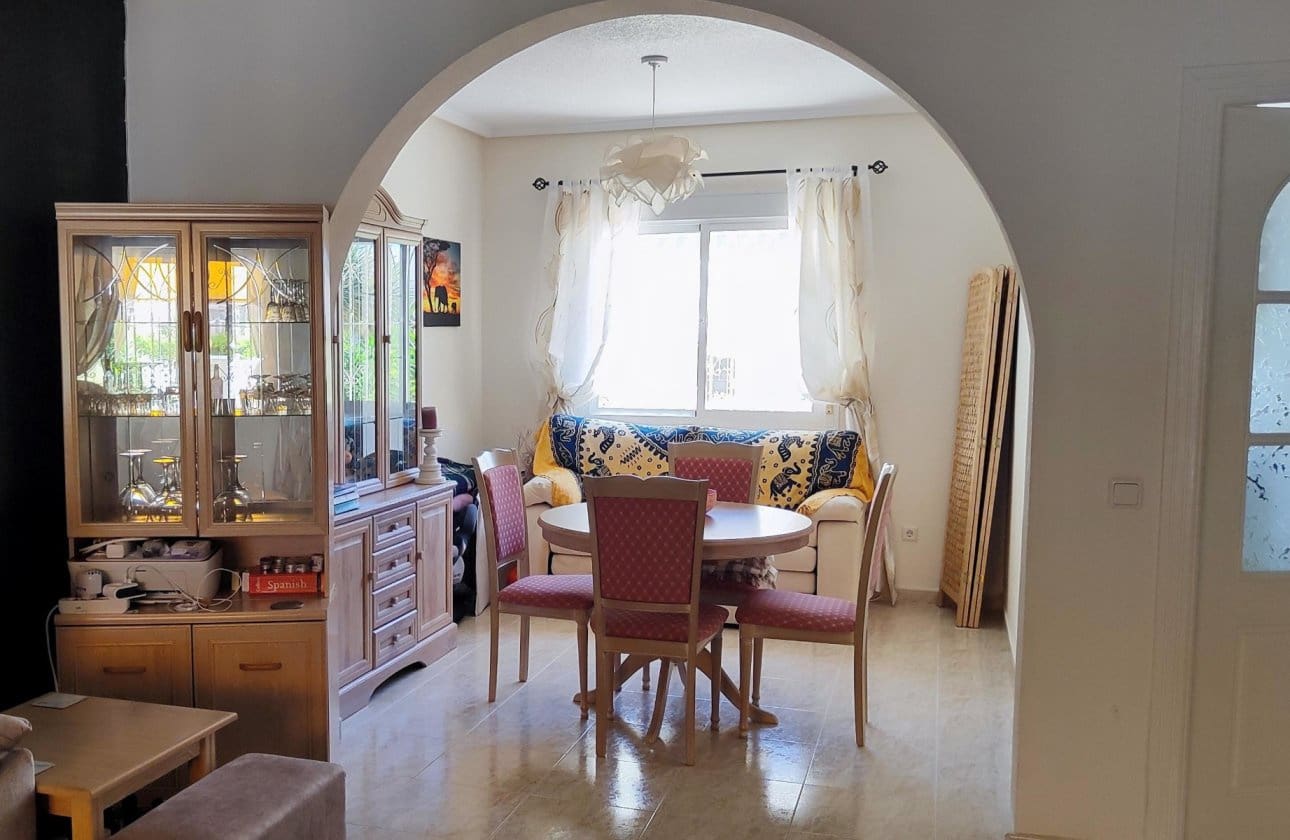 3 makuuhuone Omakotitalo myytävänä paikassa Ciudad Quesada mukana uima-altaan - 237 500 € (Ref: 9958288)