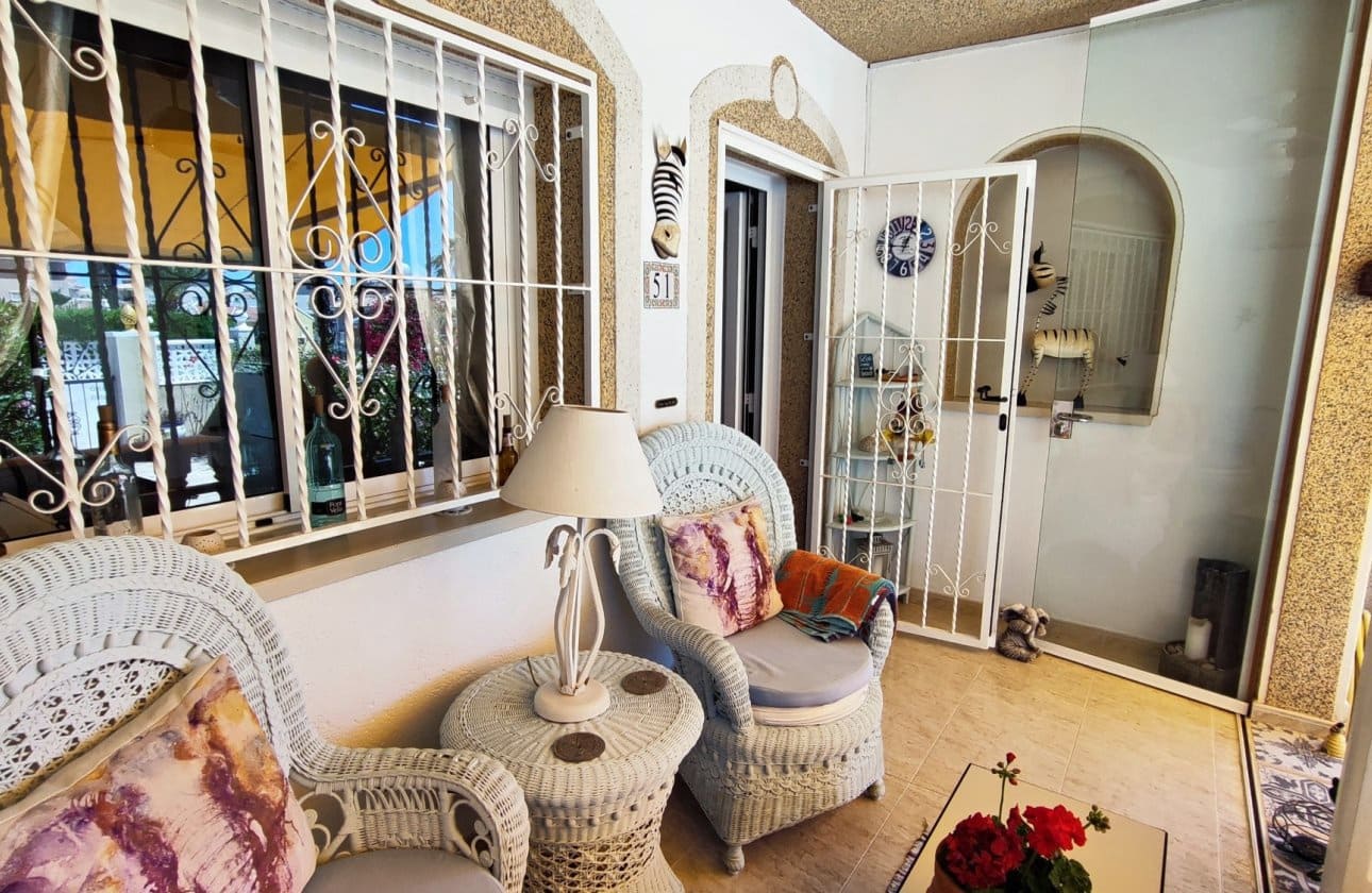 3 makuuhuone Omakotitalo myytävänä paikassa Ciudad Quesada mukana uima-altaan - 237 500 € (Ref: 9958288)