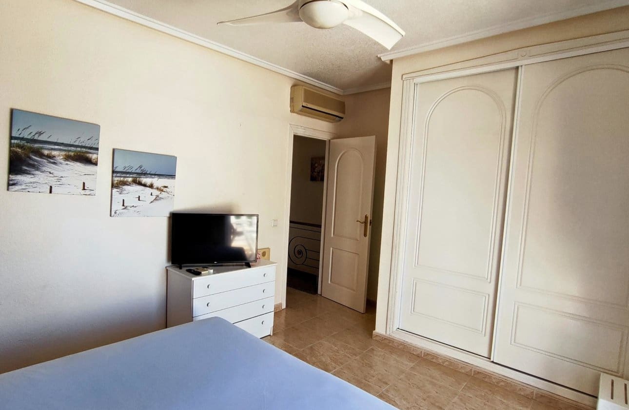 3 makuuhuone Omakotitalo myytävänä paikassa Ciudad Quesada mukana uima-altaan - 237 500 € (Ref: 9958288)