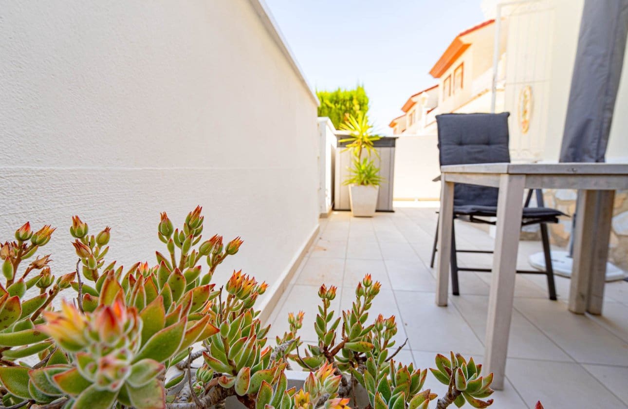 3 bedroom Townhouse for sale in Dona Pepa with pool - € 285,000 (Ref: 9972249)