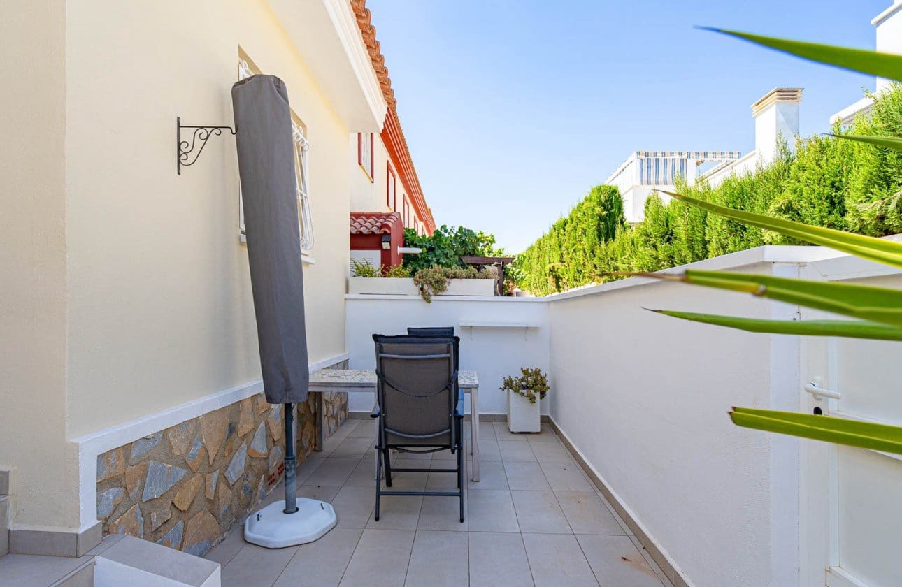 3 bedroom Townhouse for sale in Dona Pepa with pool - € 285,000 (Ref: 9972249)