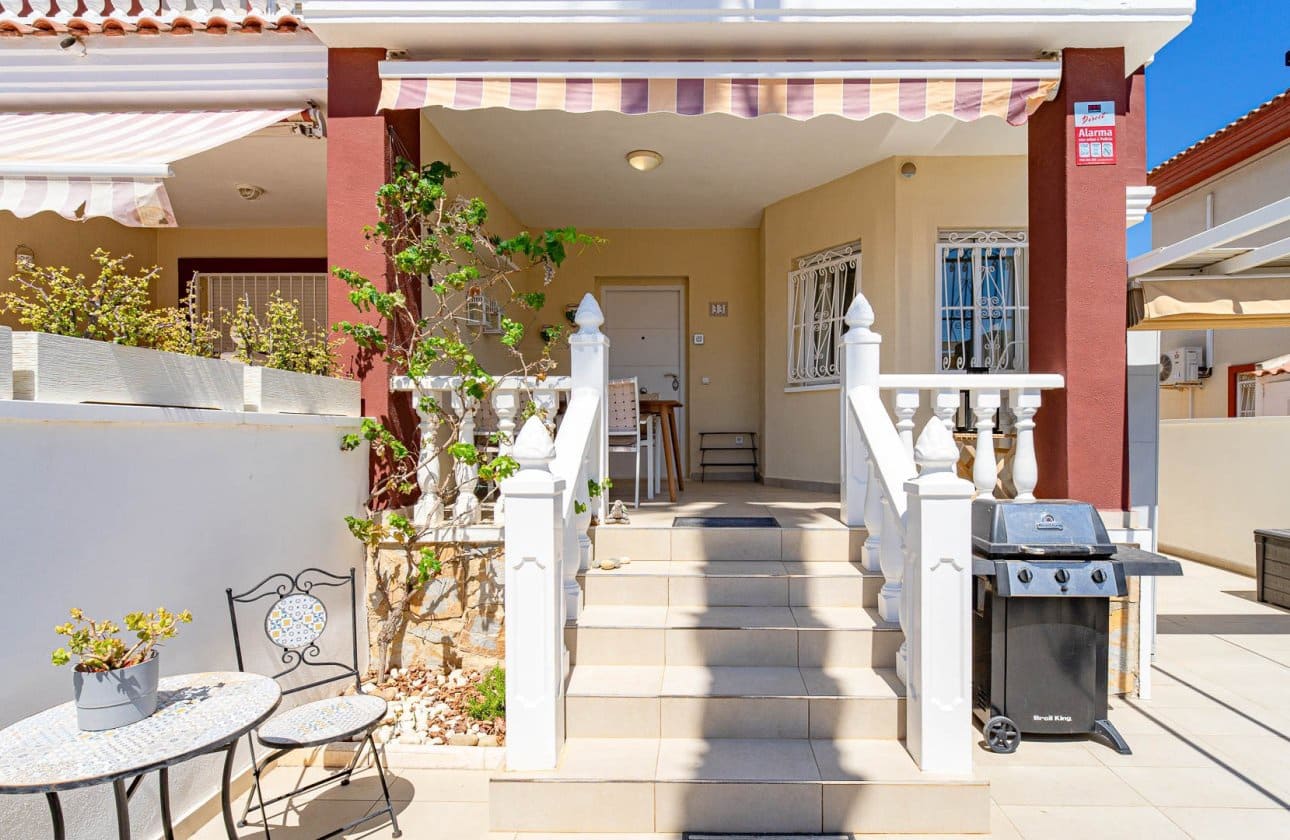 3 bedroom Townhouse for sale in Dona Pepa with pool - € 285,000 (Ref: 9972249)