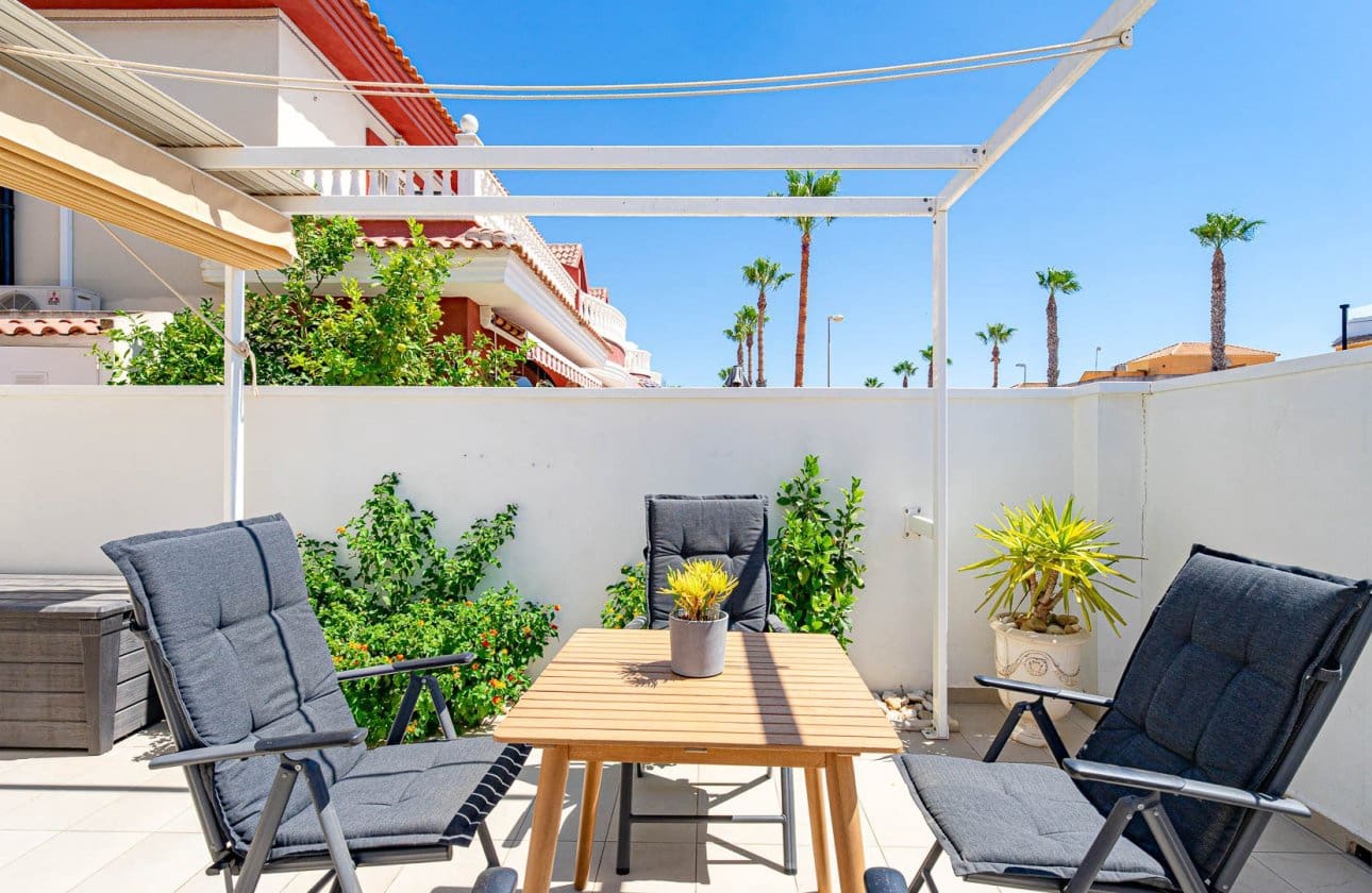 3 bedroom Townhouse for sale in Dona Pepa with pool - € 285,000 (Ref: 9972249)