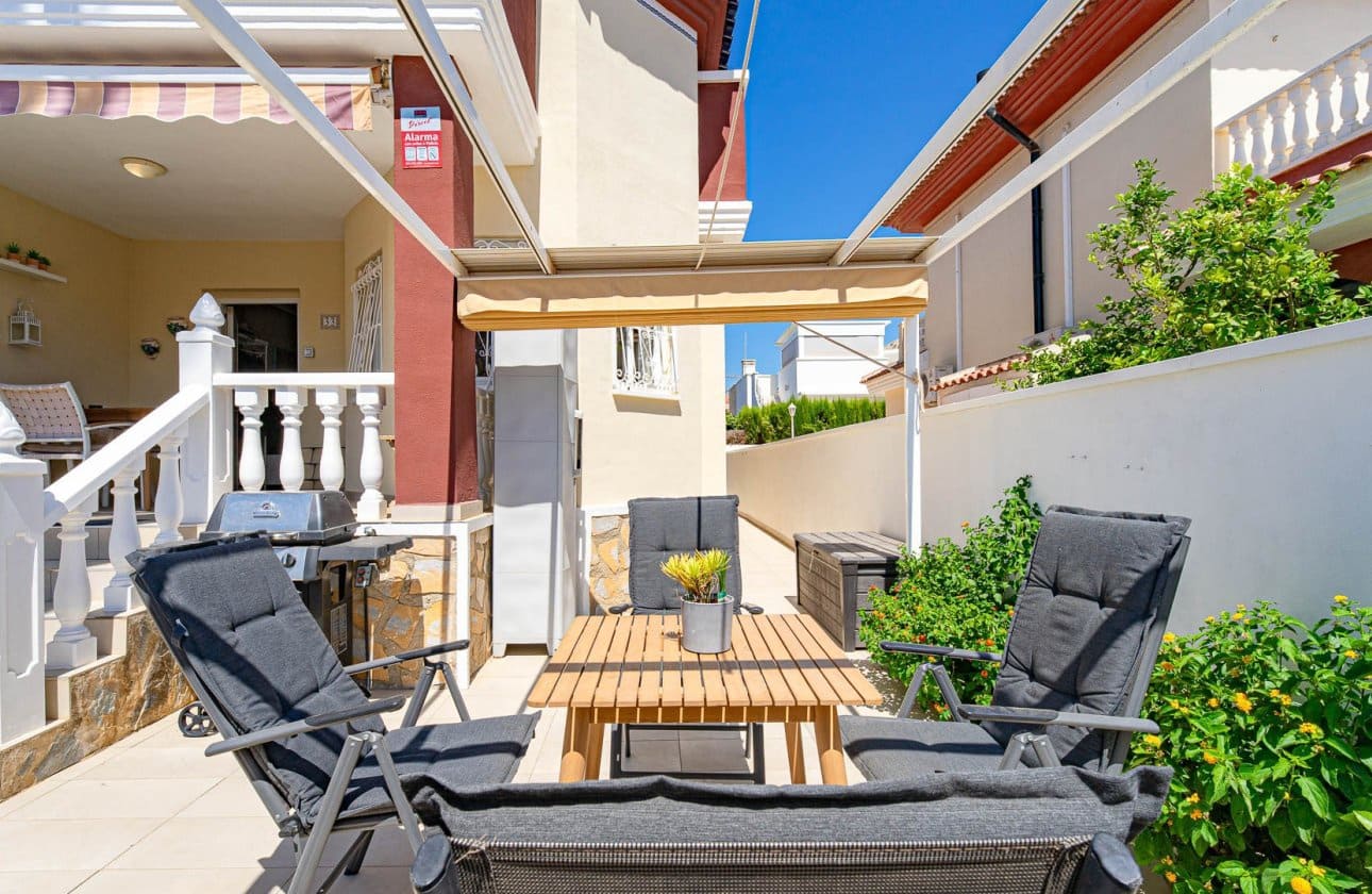 3 bedroom Townhouse for sale in Dona Pepa with pool - € 285,000 (Ref: 9972249)