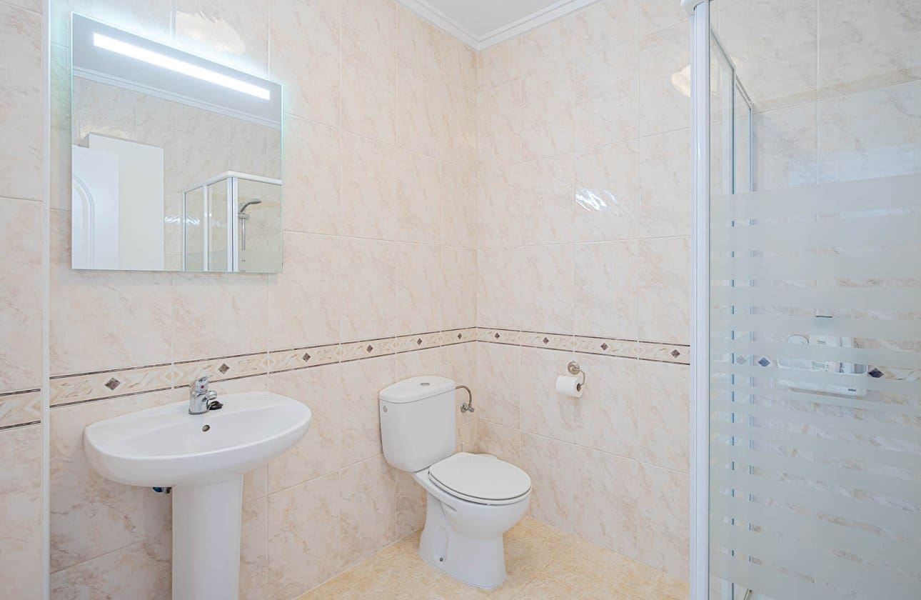 3 bedroom Townhouse for sale in Dona Pepa with pool - € 285,000 (Ref: 9972249)