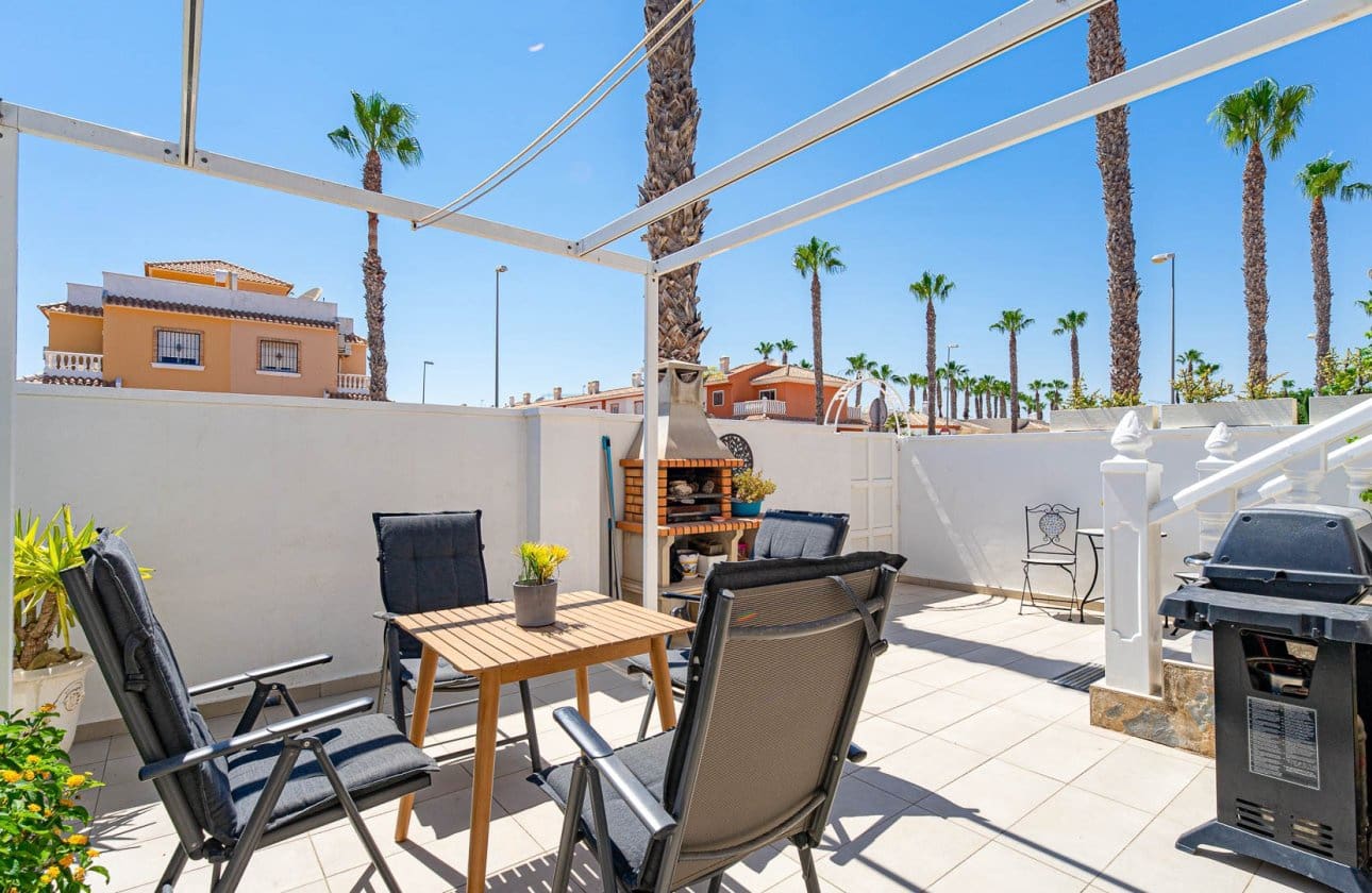 3 bedroom Townhouse for sale in Dona Pepa with pool - € 285,000 (Ref: 9972249)