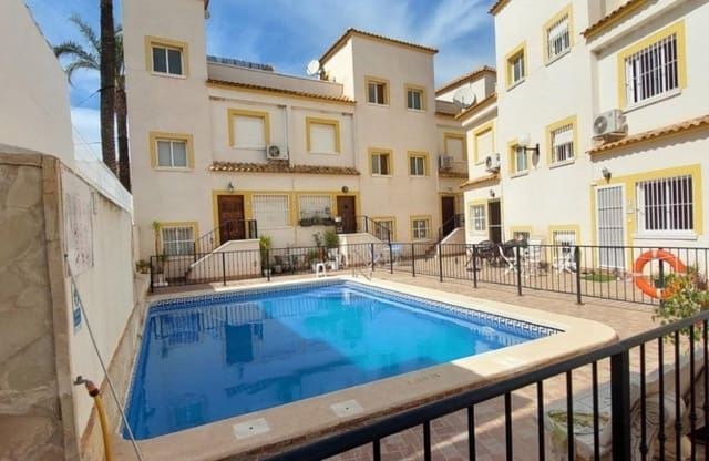 2 soveværelse Byhus til salg i Torremendo, Orihuela med swimmingpool - € 119.995 (Ref: 9972252)