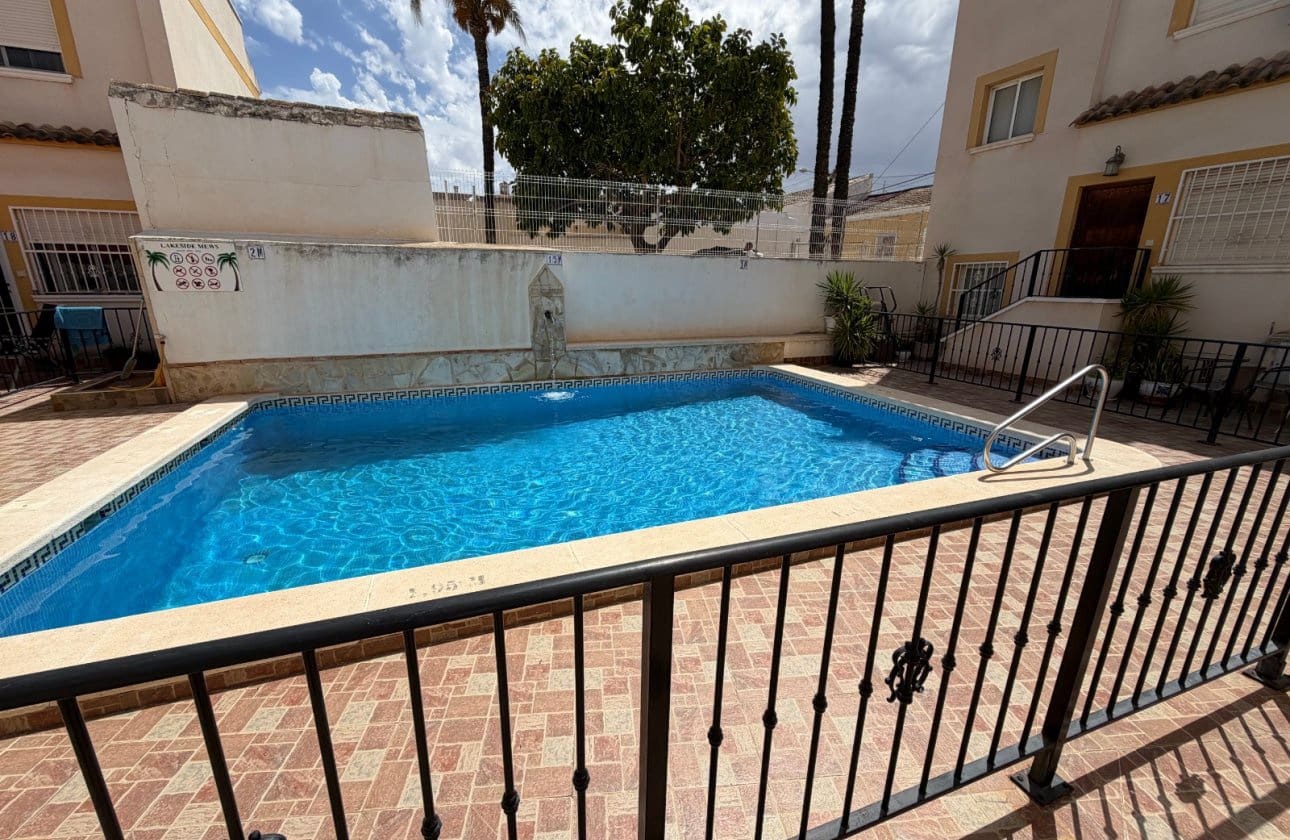 2 bedroom Townhouse for sale in Torremendo with pool - € 119,995 (Ref: 9972252)