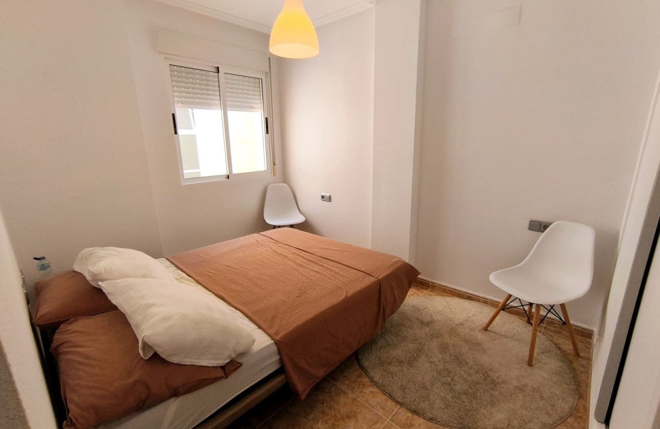 2 soveværelse Lejlighed til salg i Algorfa med swimmingpool - € 129.950 (Ref: 9972253)